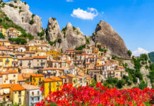 Top 10 Beautiful Fairytale Towns in Italy
