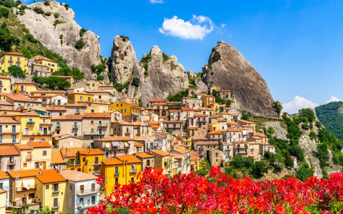 10 Gorgeous Small Towns in Italy You Must Visit