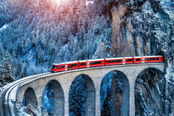 How to Travel Between Italy and Switzerland by Train