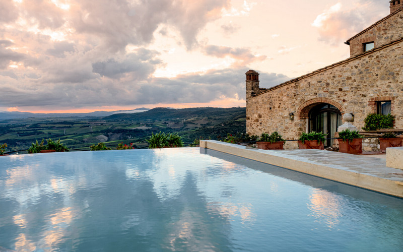 Pool In Italy A Guide to Italy’s Most Stunning Infinity Pools with Unbeatable Views ...