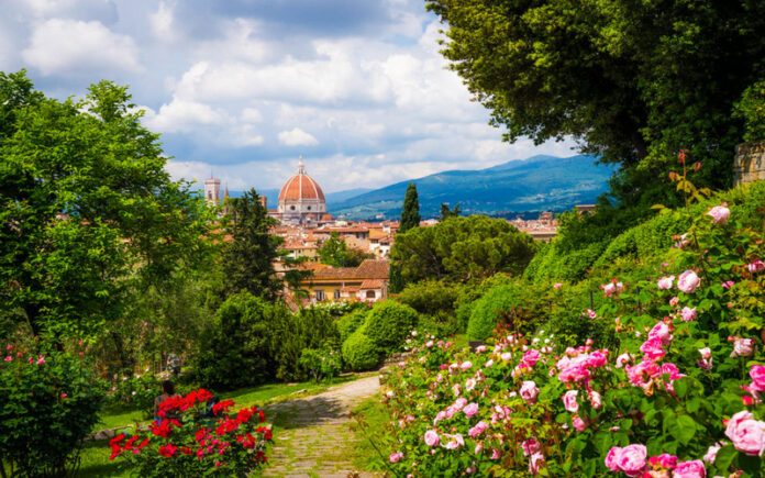 10 Italian Springtime Destinations Bursting with Flowers