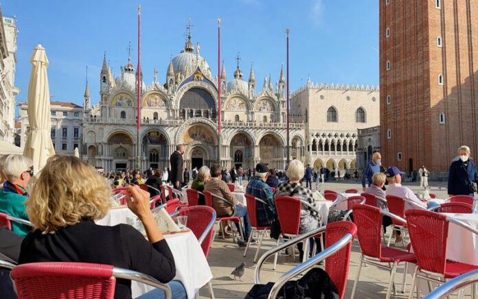 10 Tourist Traps to Avoid in Italy